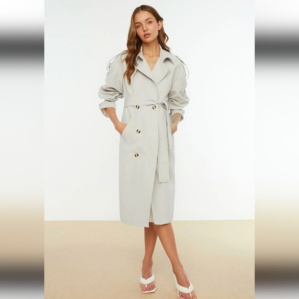 Trendyol trench coat SZ 8 US